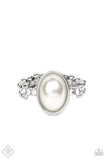 Paparazzi Ring - One Day at a SHOWTIME - White