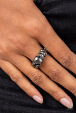Paparazzi Ring - Smooth Smolder - Black