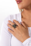 Paparazzi Ring - Fearlessly Feathered  - Green