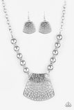 Paparazzi Necklace - Large and In Charge - Silver