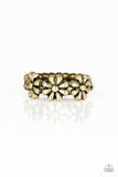 Paparazzi Ring - Daisy Dapper - Brass