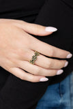 Paparazzi Ring - Daisy Dapper - Brass