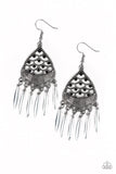 Paparazzi Earring - Wolf Den - Black