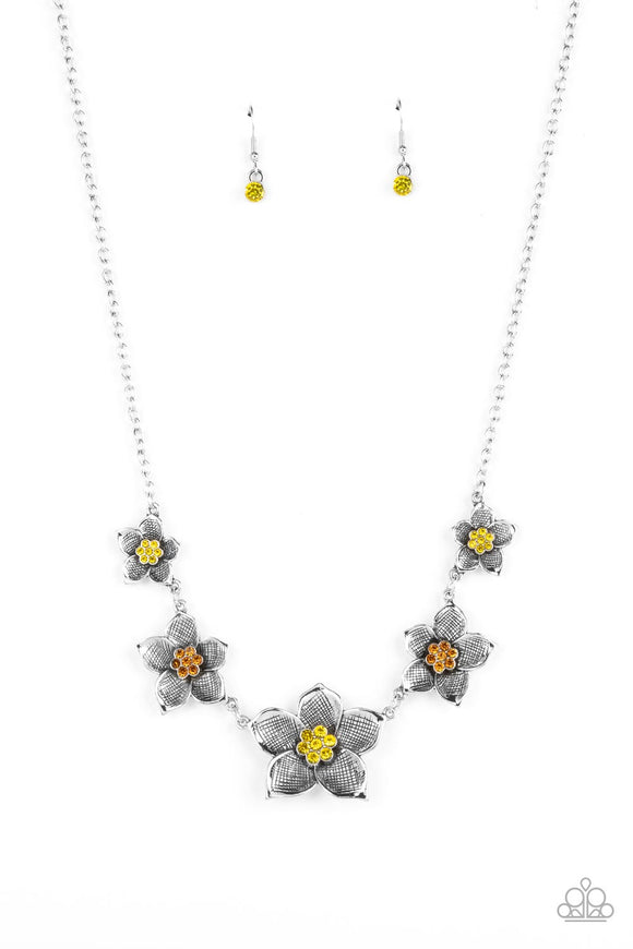 Paparazzi Necklace - Wallflower Wonderland - Yellow