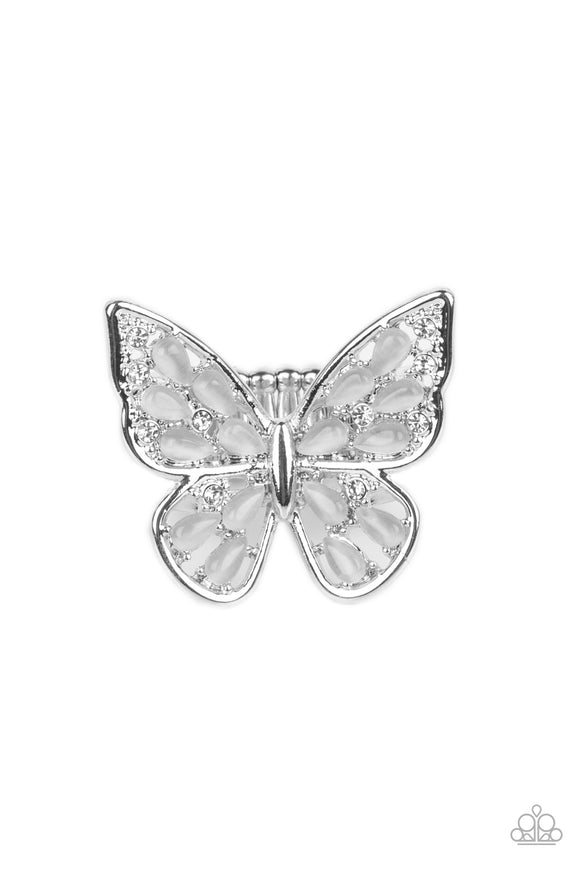 Paparazzi Ring - Flying Fashionista - White