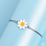 Paparazzi Bracelet - DAISY Little Thing - Silver