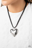 Paparazzi Necklace - Confident Courtship - Black