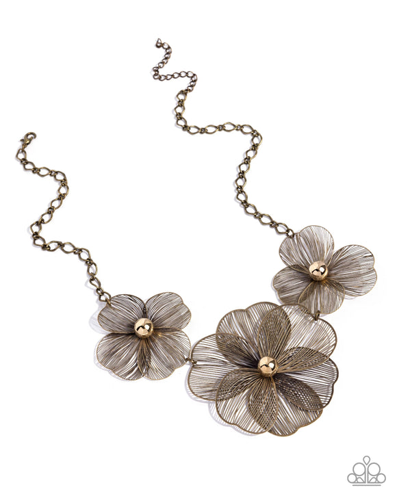 Paparazzi Necklace - Wiry Wreath - Brass