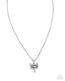 Paparazzi Necklace - End Zone Edge - Silver