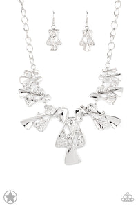 Paparazzi Necklace - The Sands Of Time - Silver Blockbuster