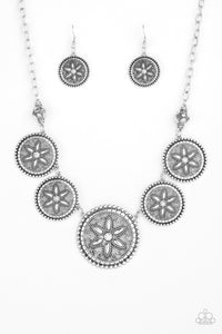 Paparazzi Necklace - Written In The STAR LILIES - White