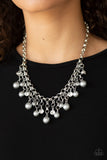 Paparazzi Necklace - HEIR-headed - Silver