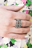 Paparazzi Ring - Crazy About Daisies - Silver