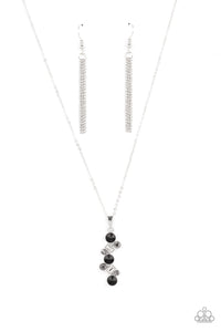 Paparazzi Necklace - Classically Clustered - Black