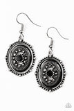 Paparazzi Earring - Picture of WEALTH - Black