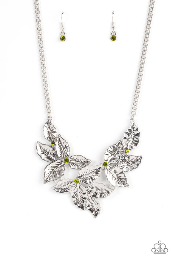 Paparazzi Necklace - Holly Heiress - Green