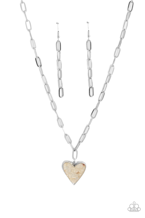 Paparazzi Necklace - Kiss and SHELL - White