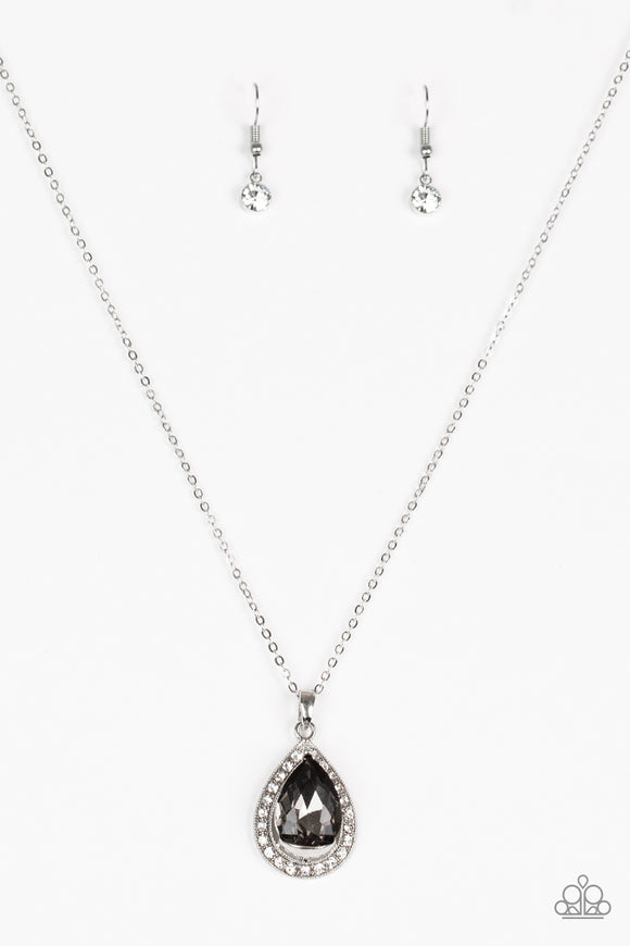 Paparazzi Necklace - Because I'm Queen - Silver