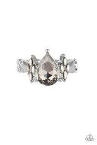 Paparazzi Ring - Yas Queen - Silver