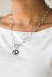 Paparazzi Necklace - She Sparkles On - Silver